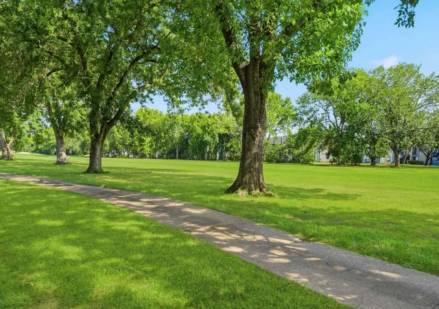 2nd image of 1627 Pecan Crossing Dr, Richmond, TX 77406 | MLS# 7550743