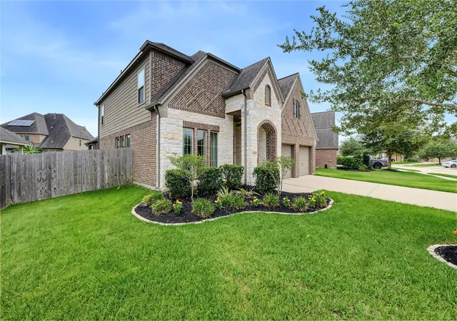 Photo 3 of Sale Pending at 13226 Sage Meadow Ln, Pearland, TX 77584 | MLS# 15818888 | Listing updated on 2026-09-07