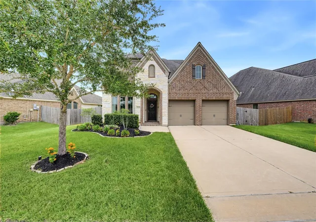 Photo 4 of Sale Pending at 13226 Sage Meadow Ln, Pearland, TX 77584 | MLS# 15818888 | Listing updated on 2026-09-07