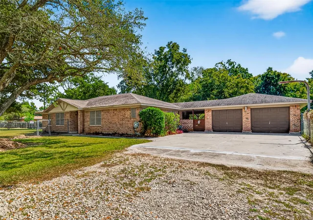 Photo 4 of Single family home for sale at 12021 7th 1/2 St, Santa Fe, TX 77510 | MLS# 86093506 | Listing updated on 2026-08-07