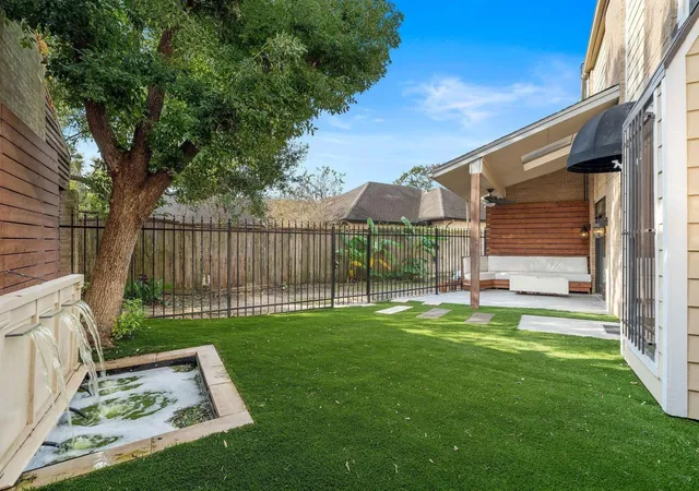 2nd image of 1111 Potomac Dr #B, Houston, TX 77057 | MLS# 67648187