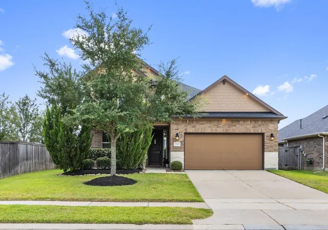 2nd image of 19411 Gray Mare Dr, Tomball, TX 77377 | MLS# 797728