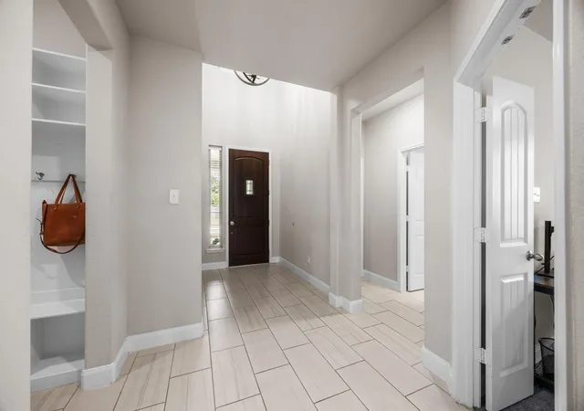 Photo 3 of Single family home for sale at 19411 Gray Mare Dr, Tomball, TX 77377 | MLS# 797728 | Listing updated on 2026-10-08