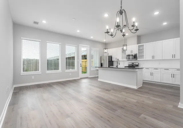 5th image of 8440 Berry Brush, Houston, TX 77022 | MLS# 48106876