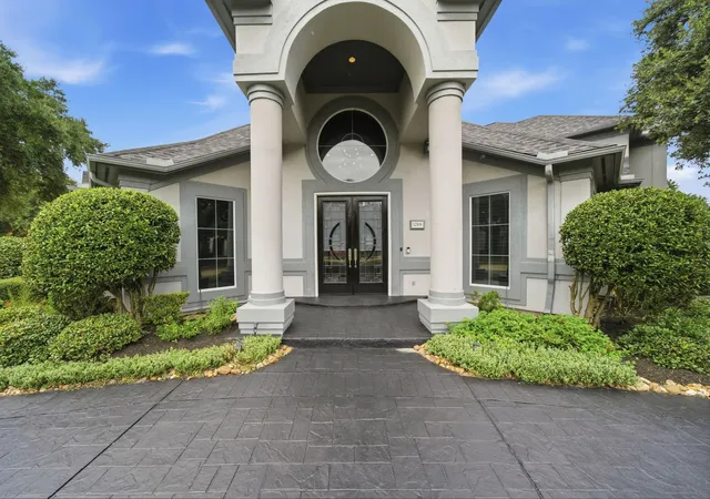 Photo 3 of Single family home for sale at 12508 Still Harbour Dr, Houston, TX 77041 | MLS# 83718778 | Listing updated on 2026-08-20
