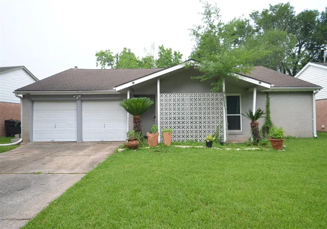 1st image of 5834 Ludington Dr, Houston, TX 77035 | MLS# 90864470