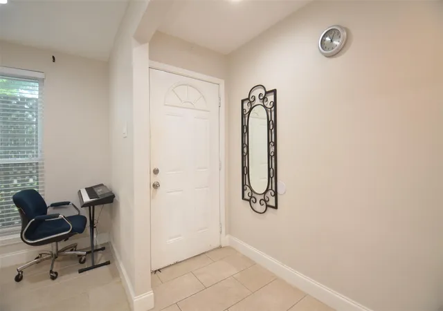 2nd image of 5834 Ludington Dr, Houston, TX 77035 | MLS# 90864470