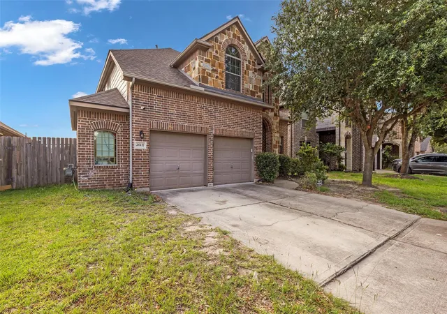 Photo 2 of Single family home for sale at 26117 Gallant Knight Ln, Kingwood, TX 77339 | MLS# 36565099 | Listing updated on 2026-08-31