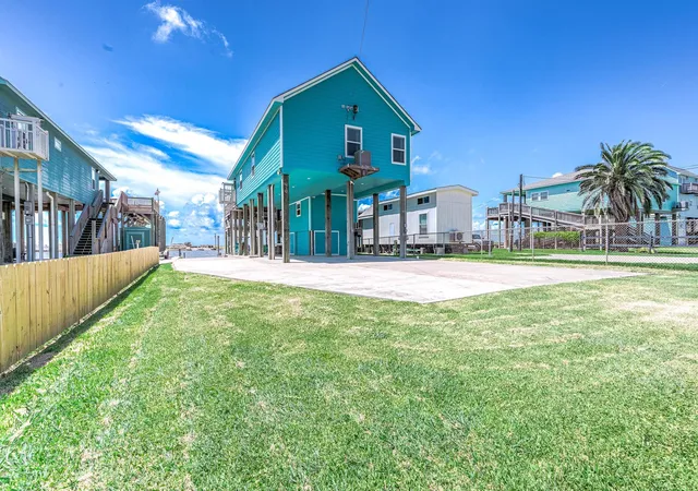 5th image of 957 Private Road 675, Sargent, TX 77414 | MLS# 12626101