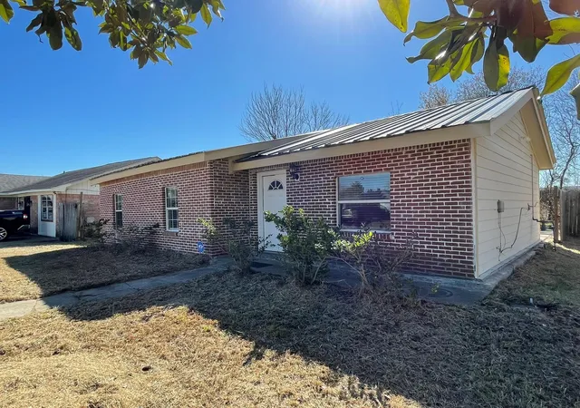 Photo 2 of Single family home for sale at 17202 Sunshine St, Houston, TX 77049 | MLS# 83122868 | Listing updated on 2026-07-31