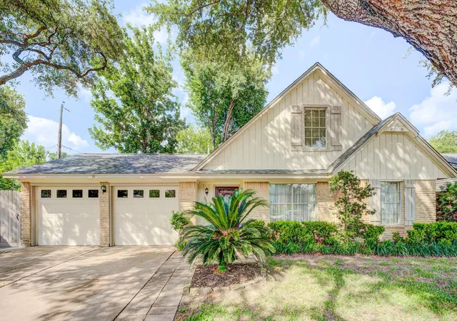 Photo 1 of Sale Pending at 3334 Spring Valley Rd, Houston, TX 77080 | MLS# 3582136 | Listing updated on 2026-09-14