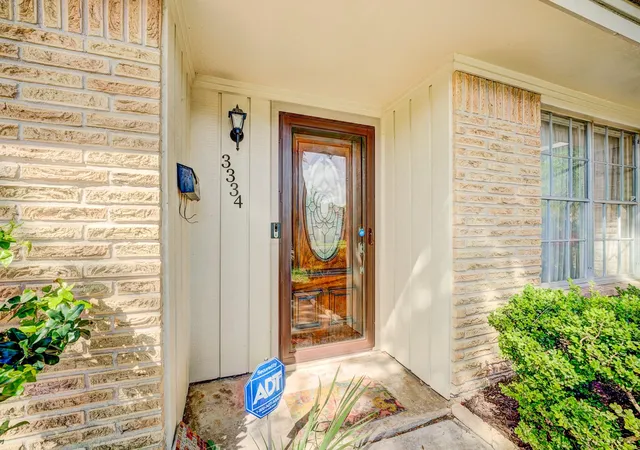 Photo 3 of Sale Pending at 3334 Spring Valley Rd, Houston, TX 77080 | MLS# 3582136 | Listing updated on 2026-09-14