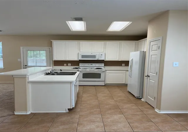3rd image of 231 N Burberry Park Cir, Spring, TX 77382 | MLS# 72183314