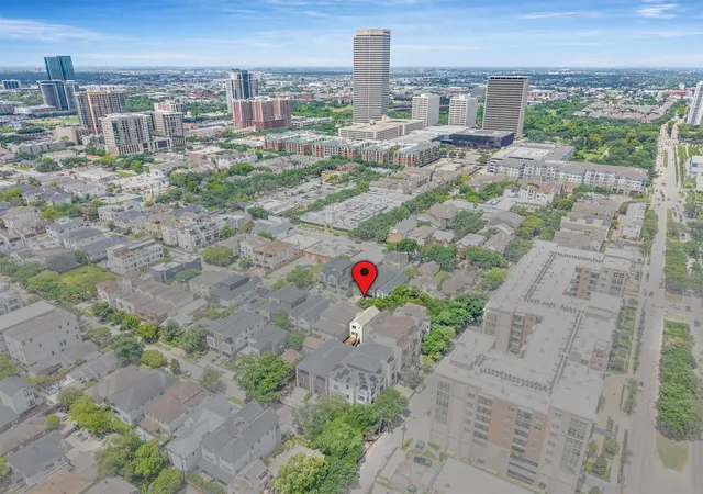 27th image of 1129 W Bell St, Houston, TX 77019 | MLS# 74029730