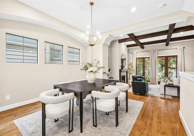 3rd image of 1129 W Bell St, Houston, TX 77019 | MLS# 74029730