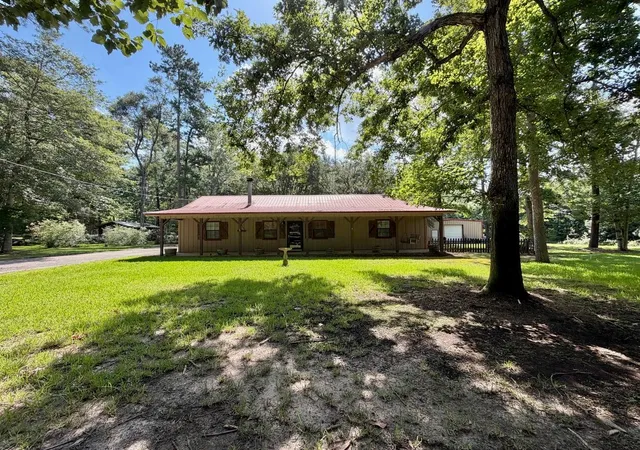 Homes for sale in Kountze, TX | 4945 Lakewood Dr, Kountze, TX 77625 | MLS# 15246822