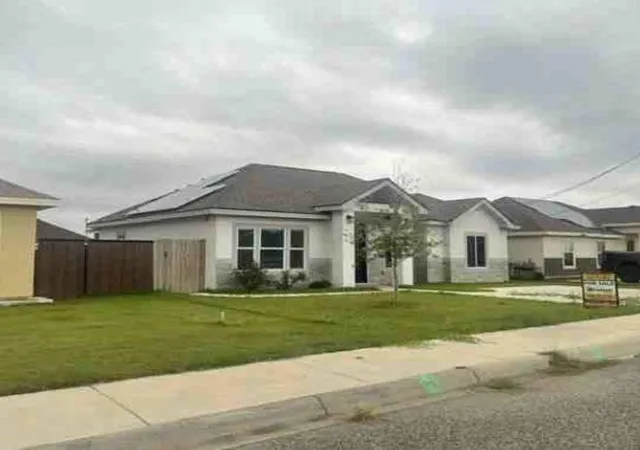 5th image of 3051 Samuel Dr, Eagle Pass, TX 78852 | MLS# 59490307