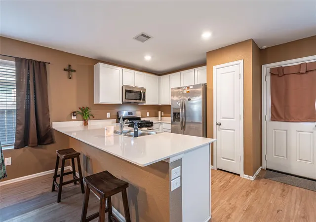 3rd image of 269 Bennett Loop, Angleton, TX 77515 | MLS# 80497051