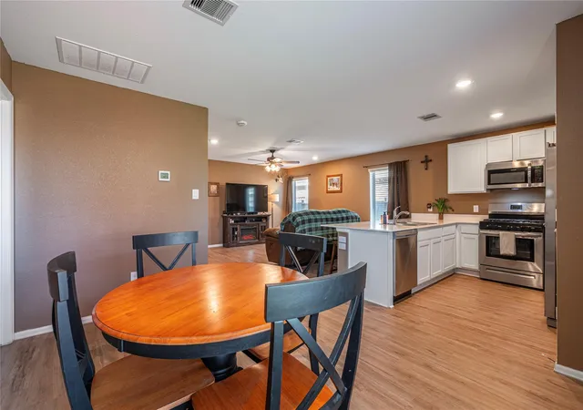 5th image of 269 Bennett Loop, Angleton, TX 77515 | MLS# 80497051