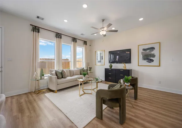 3rd image of 3008 Ventas Dr, Houston, TX 77047 | MLS# 774181
