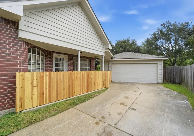 Photo 3 of Single family home for sale at 3123 Castlewind Dr, Katy, TX 77450 | MLS# 63088567 | Listing updated on 2026-09-06