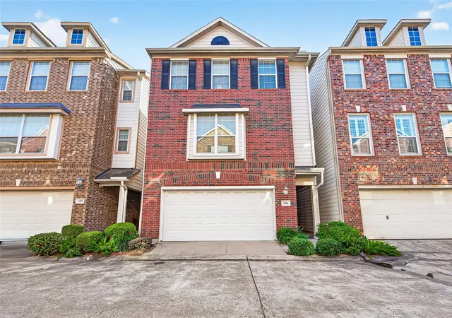 2nd image of 3418 Skyline Village Dr, Houston, TX 77057 | MLS# 36981374