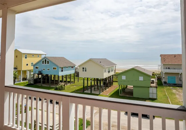 Photo 3 of Single family home for sale at 17518 Bristow Dr, Galveston, TX 77554 | MLS# 58886080 | Listing updated on 2026-03-12