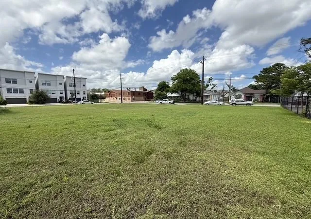 Photo 2 of Land for sale at 2323 Everett St, Houston, TX 77009 | MLS# 10770549 | Listing updated on 2026-09-14