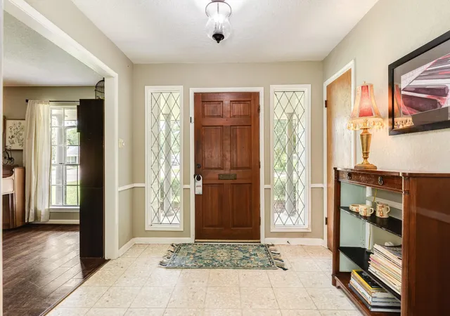 image of 320 Linden Ln, Lake Jackson, TX 77566 | MLS# 11003096