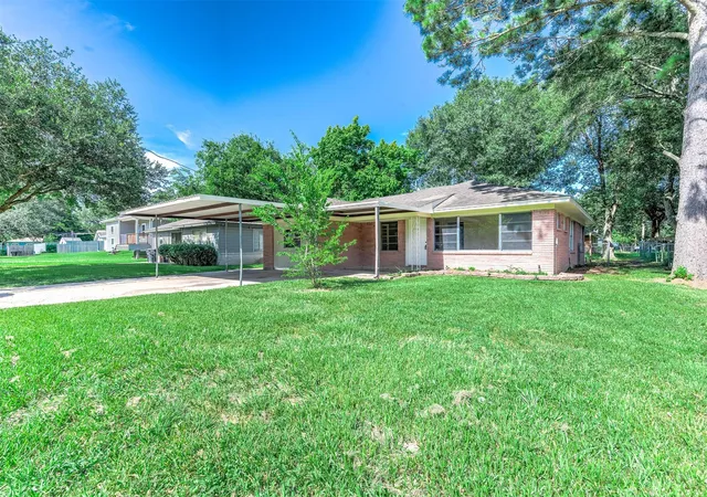 Photo 1 of Single family home for sale at 1033 S Booth Ln, Alvin, TX 77511 | MLS# 34461684 | Listing updated on 2026-08-27