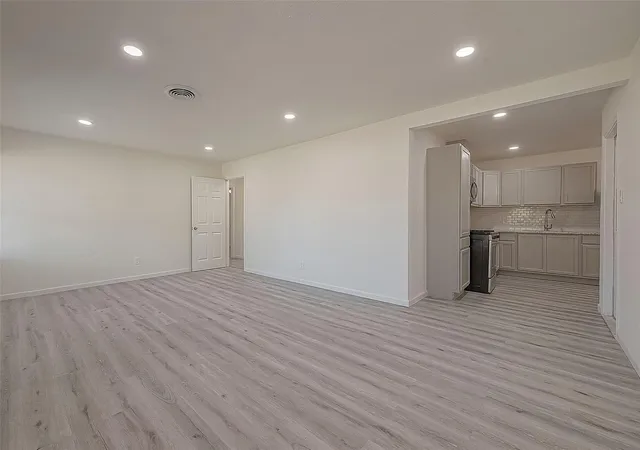 5th image of 715 W 9Th St, Freeport, TX 77541 | MLS# 22722589