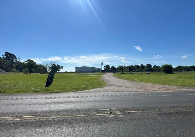 Photo 1 of Land for sale at 2013 W Us Hwy 79, Buffalo, TX 75831 | MLS# 80899451 | Listing updated on 2026-04-07