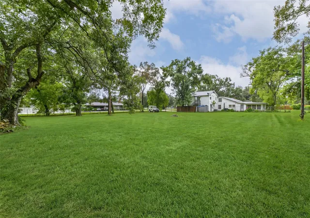 32nd image of 100 N Mattson St, West Columbia, TX 77486 | MLS# 55490423