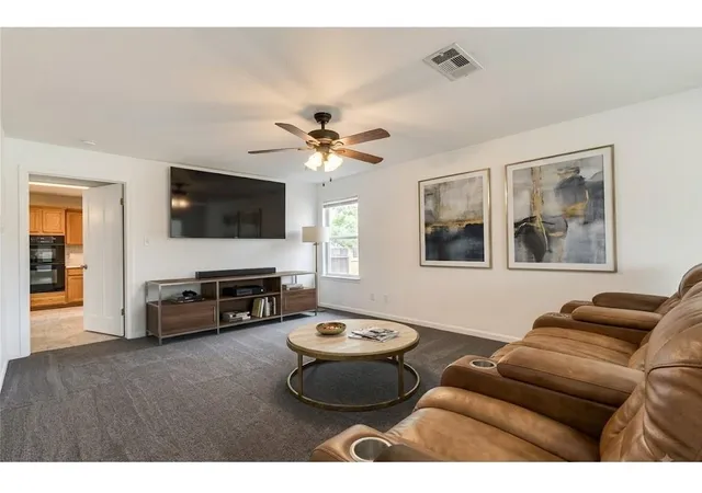 5th image of 100 N Mattson St, West Columbia, TX 77486 | MLS# 55490423