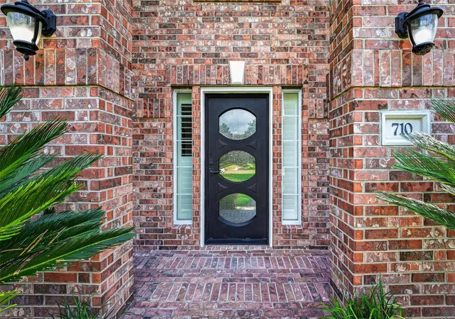 Photo 2 of Single family home for sale at 710 Parral Ct, Crosby, TX 77532 | MLS# 98612551 | Listing updated on 2026-08-28
