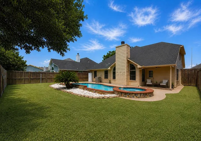 Homes for sale in La Porte, TX | 321 Spencer Lndg W, La Porte, TX 77571 | MLS# 44362008