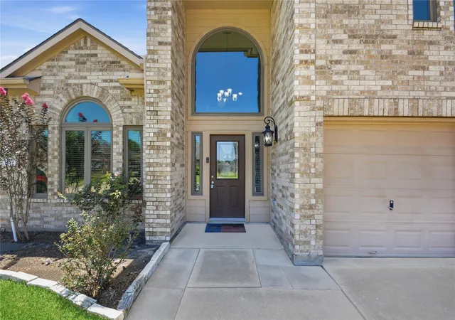 Homes for sale in La Porte, TX | 321 Spencer Lndg W, La Porte, TX 77571 | MLS# 44362008
