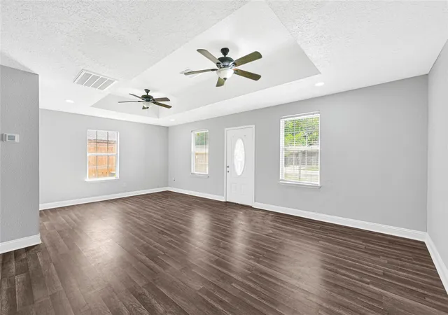 Photo 3 of Single family home for sale at 7625 Touchstone St, Houston, TX 77028 | MLS# 41897958 | Listing updated on 2026-09-12