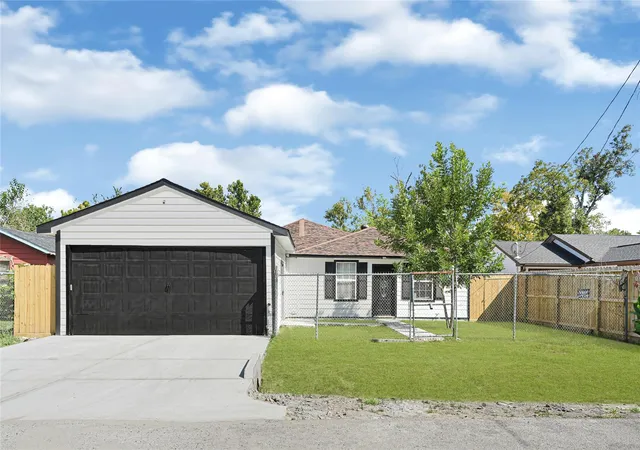 Photo 3 of Single family home for sale at 7625 Touchstone St, Houston, TX 77028 | MLS# 41897958 | Listing updated on 2026-09-12