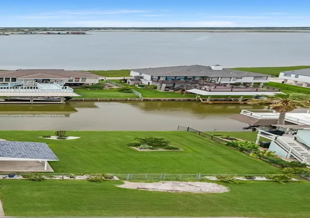 Photo 4 of Land for sale at 6 N Flamingo, La Marque, TX 77568 | MLS# 93568651 | Listing updated on 2026-07-17