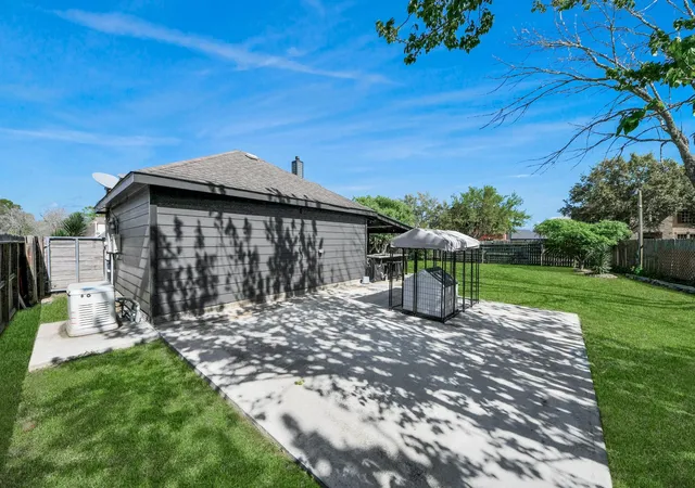 19th image of 7903 Veranda Dr, Baytown, TX 77523 | MLS# 3246440