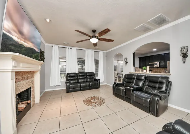 5th image of 7903 Veranda Dr, Baytown, TX 77523 | MLS# 3246440