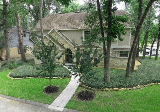 Photo 2 of Single family home for sale at 2 Rolling Ml Ln, Spring, TX 77380 | MLS# 30949791 | Listing updated on 2026-07-25