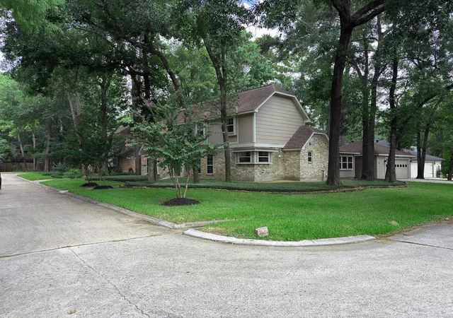 Photo 3 of Single family home for sale at 2 Rolling Ml Ln, Spring, TX 77380 | MLS# 30949791 | Listing updated on 2026-07-25