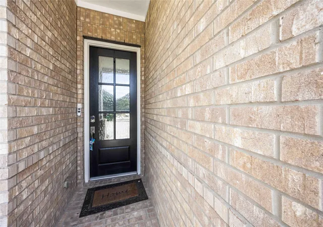 Photo 3 of Single family home for sale at 8723 Red Heron Ln, Missouri City, TX 77459 | MLS# 36160449 | Listing updated on 2026-09-20