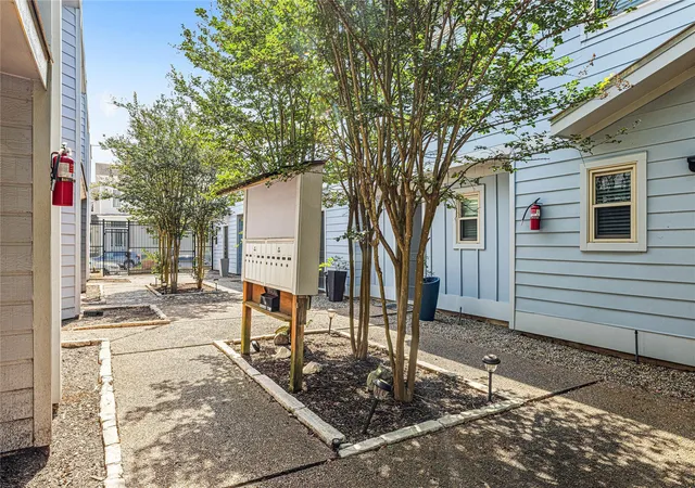Photo 3 of Multi family home for sale at 525 11th Street, Galveston, TX 77550 | MLS# 15972576 | Listing updated on 2026-06-09
