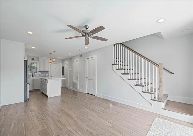 Listing Photo 5 - Condo for sale in building located at 525 11th St, Galveston, TX 77550