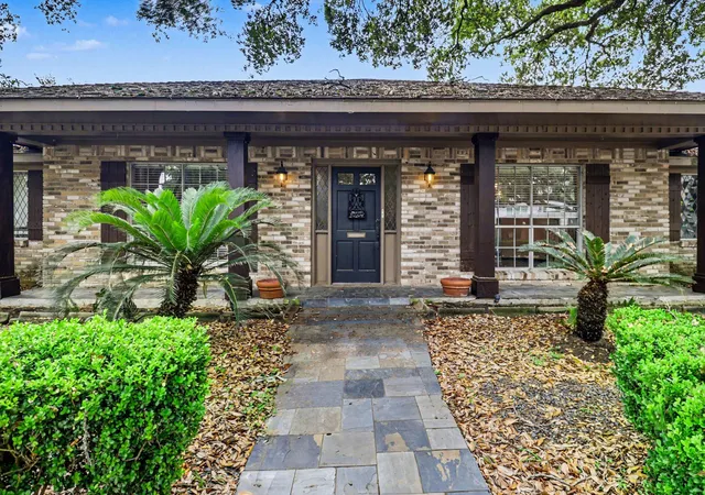 4th image of 5251 Birdwood Rd, Houston, TX 77096 | MLS# 21106606