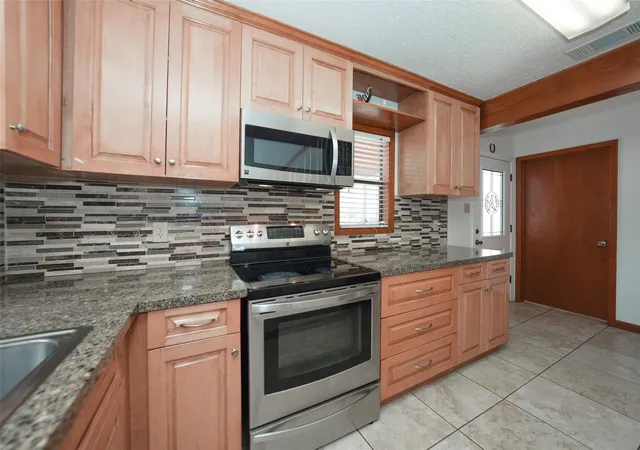 Photo 3 of Single family home for sale at 15021 County Rd 272, East Bernard, TX 77435 | MLS# 49917299 | Listing updated on 2026-09-15