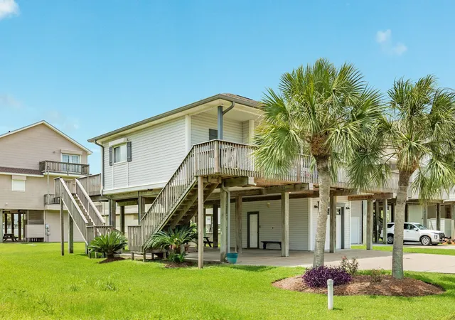 Photo 3 of Single family home for sale at 13929 Pirates Beach Blvd, Galveston, TX 77554 | MLS# 74068779 | Listing updated on 2026-09-02